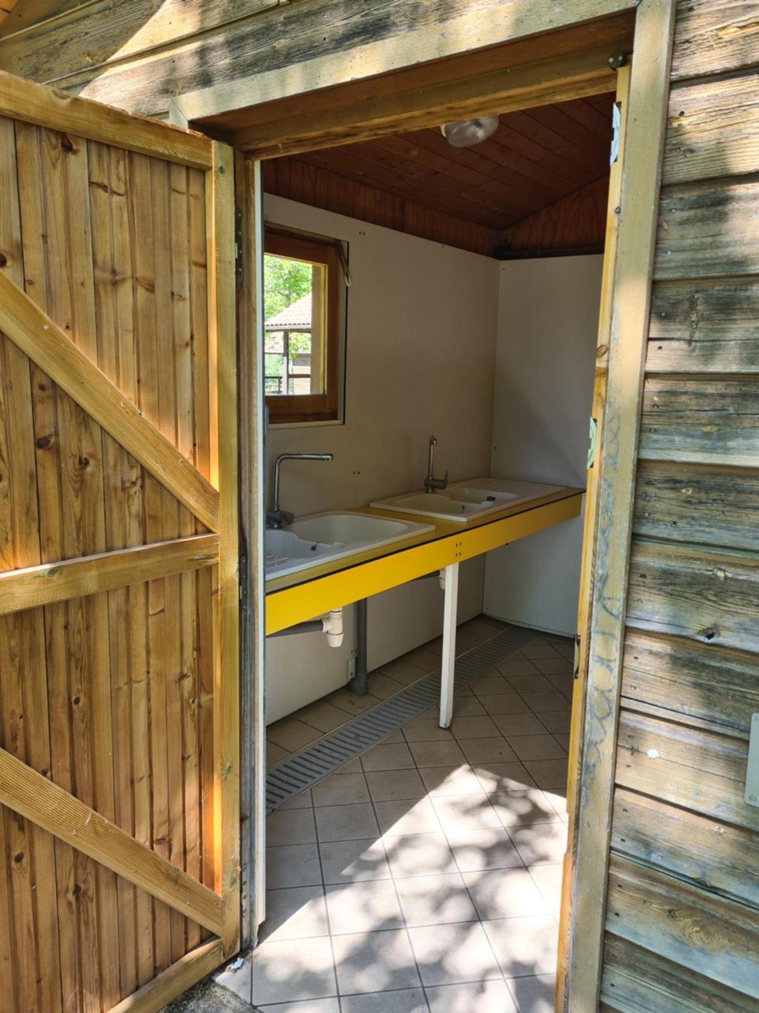 Les Chalets Guinguette Capdenac-Gare Exterior photo